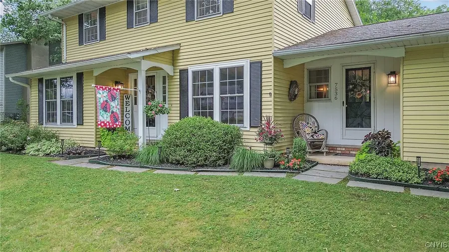 7536 Moccasin Path, Liverpool, NY 13090 - Image #3