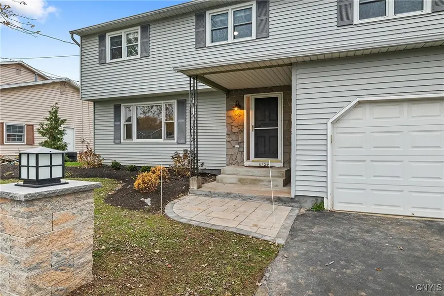 6124 Crestview Drive, Syracuse, NY 13212 - Image #3