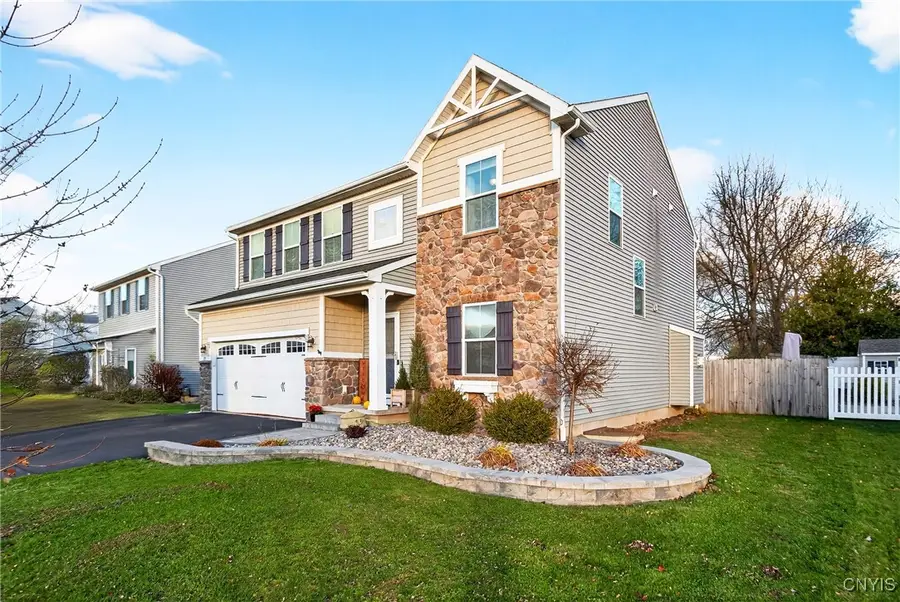 29 Naylor Circle, Baldwinsville, NY 13027 - Image #2