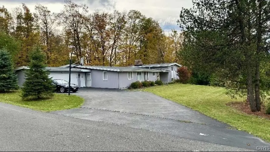 5008 Woodside Road, Fayetteville, NY 13066 - Image #2