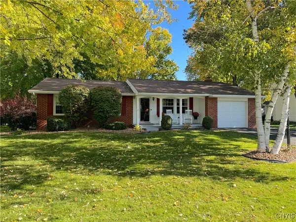 7574 Manor Lane, Liverpool, NY 13088