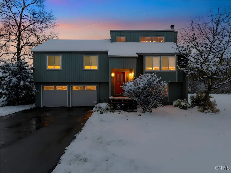 3092 Kingsbridge Lane, Baldwinsville, NY 13027 - Image #2