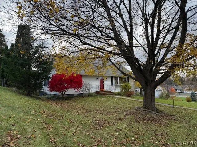 417 W Manchester Rd, Syracuse, NY 13219 - Image #1