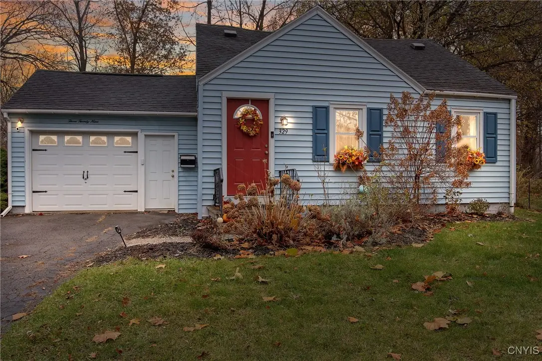 329 Belmore Drive, Syracuse, NY 13212 - Image #1