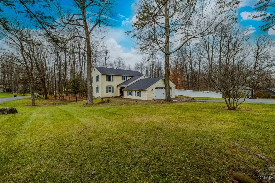 232 Windcrest Drive, Camillus, NY 13031 - Image #2