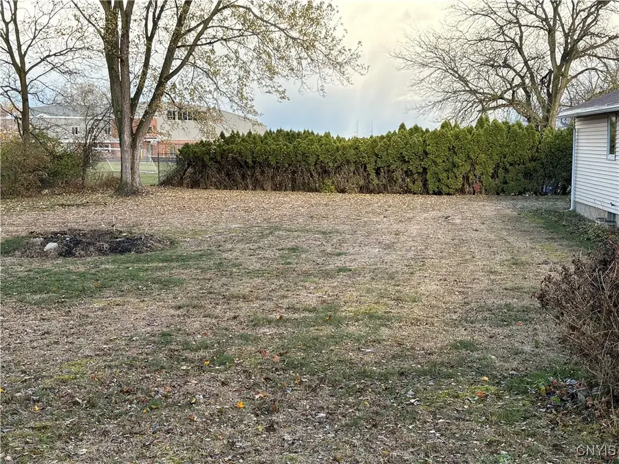 105 Poole Rd Road, Syracuse, NY 13214 - Image #3