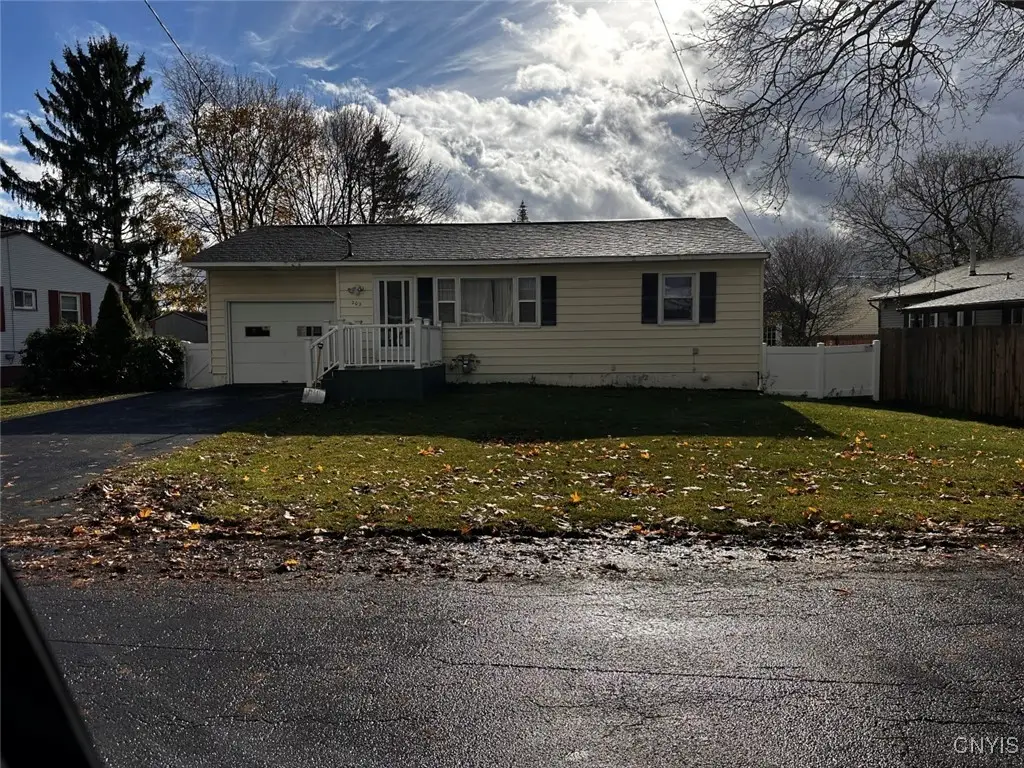 202 Stephen Dr, Utica, NY 13502 - Image #1