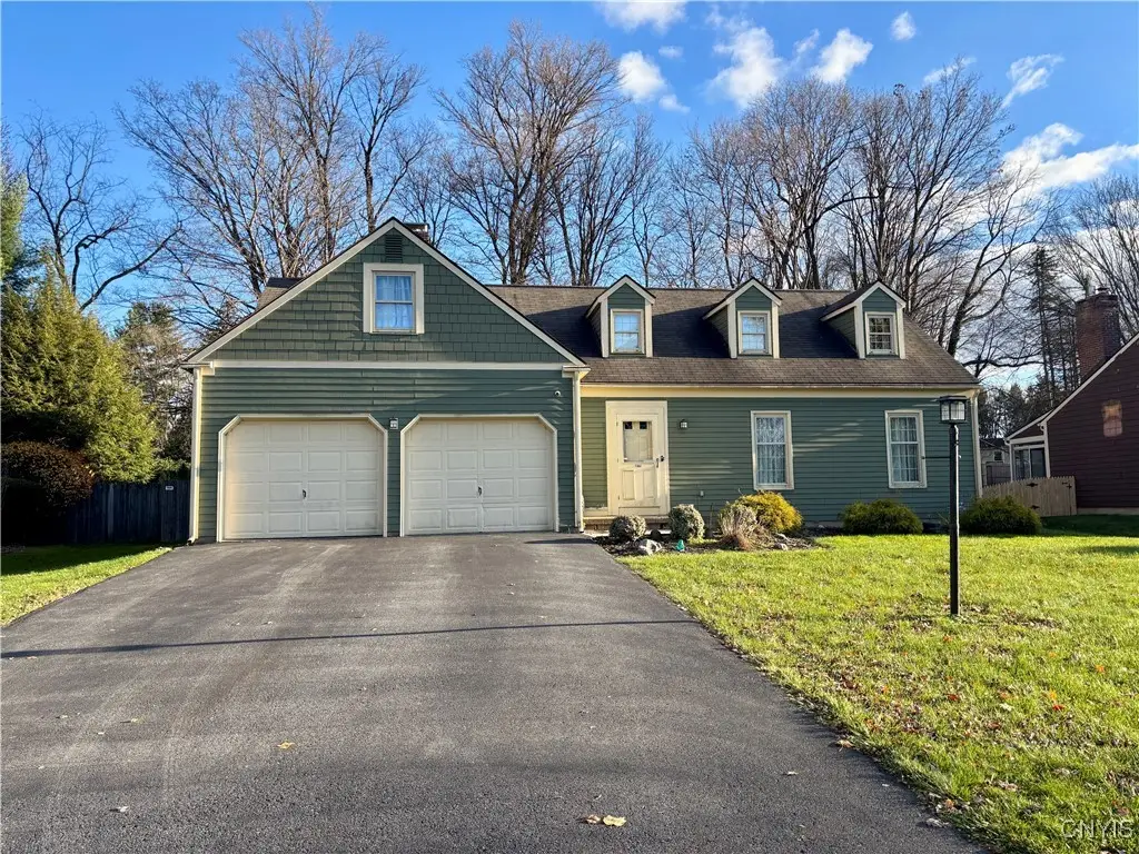 7360 Eastgate Circle, Liverpool, NY 13090 - Image #1