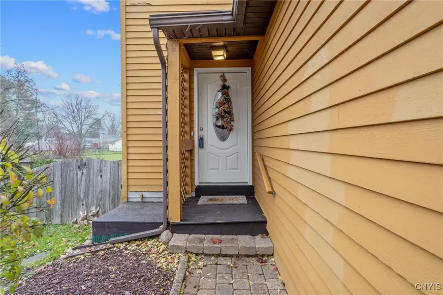 6111 Bethlehem Lane, Cicero, NY 13039 - Image #2