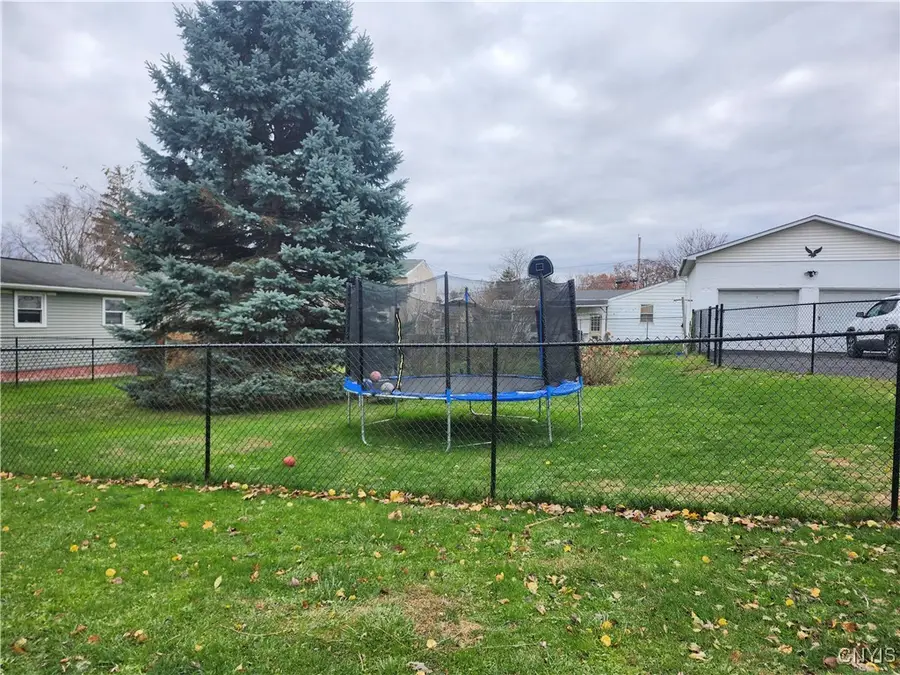 106 Laurel Avenue, Liverpool, NY 13088 - Image #3