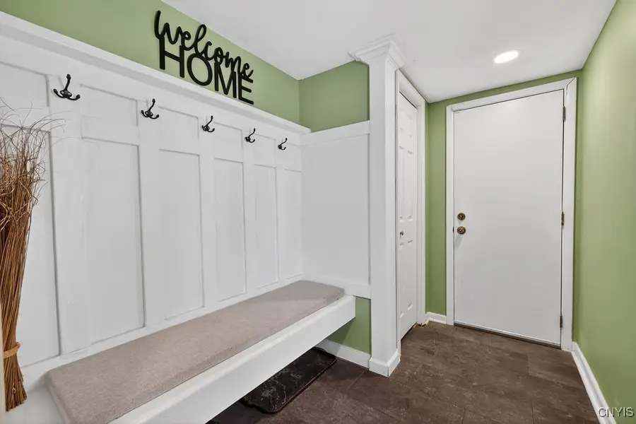 211 Blackmore Rd, Camillus, NY 13031 - Image #2