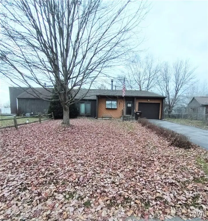 8211 Erskine Drive, Bridgeport, NY 13030 - Image #2