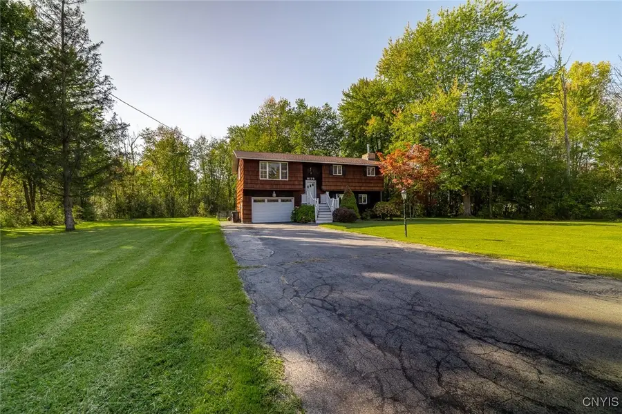 8175 Caughdenoy Road, Clay, NY 13041 - Image #2