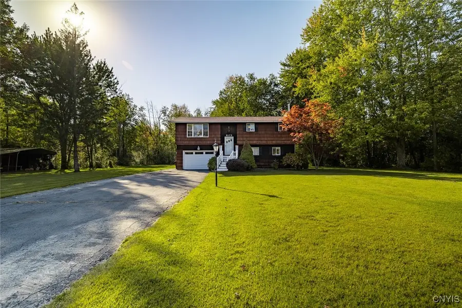 8175 Caughdenoy Road, Clay, NY 13041 - Image #3