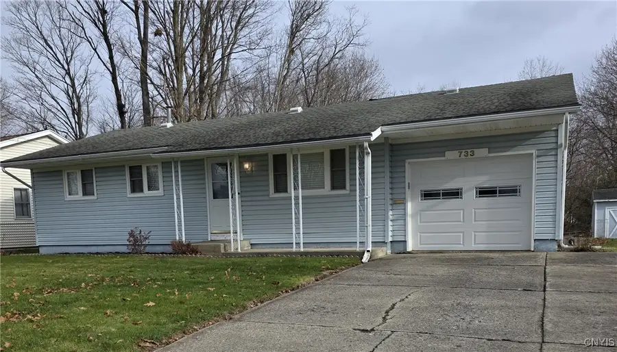 733 Deerfield Drive E, Utica, NY 13502 - Image #2