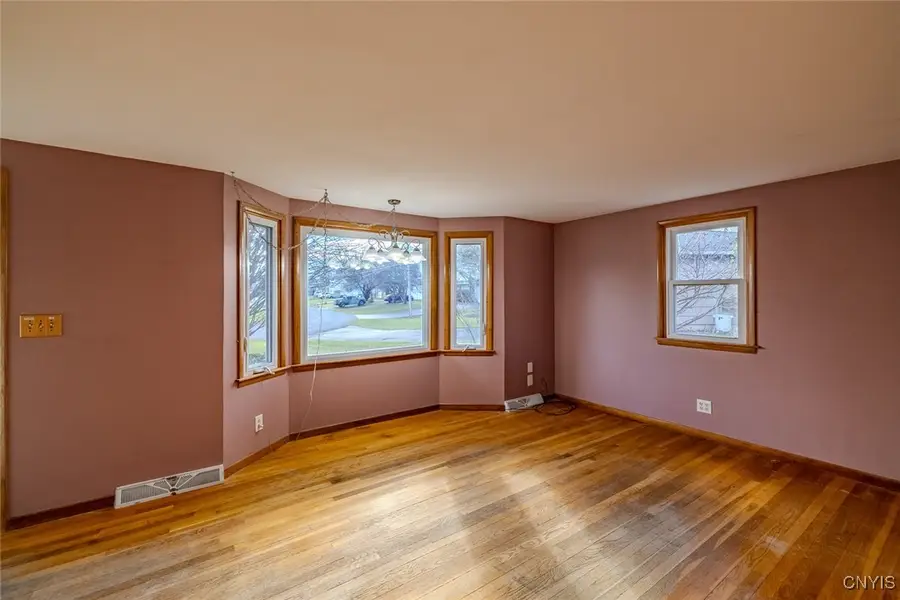 114 Bel Air Dr Drive, Syracuse, NY 13215 - Image #3