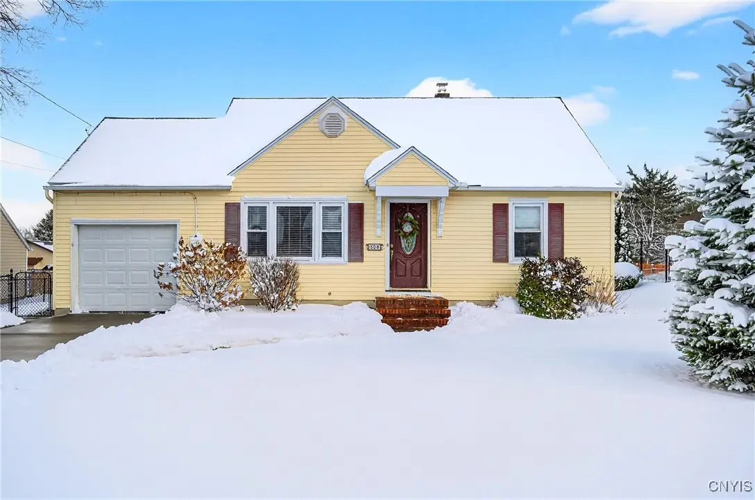 308 Kenwick Drive, Syracuse, NY 13208 - Image #1