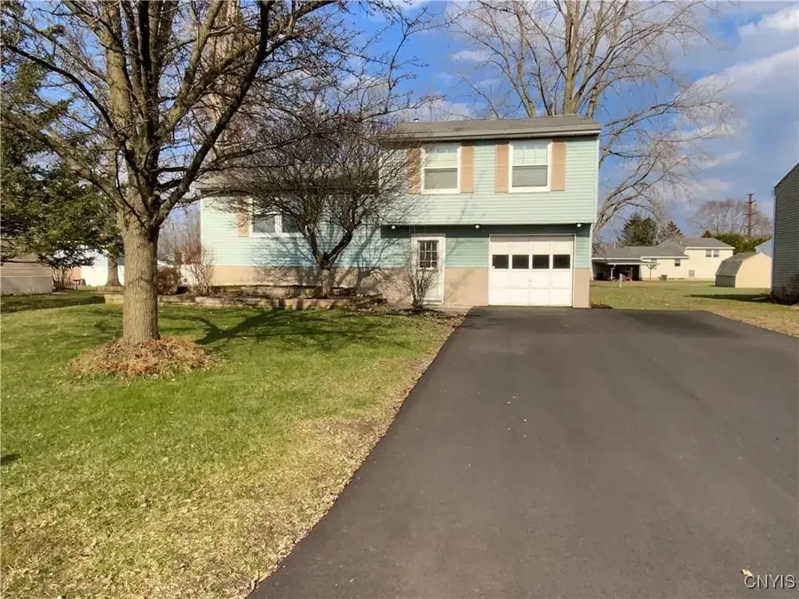 8074 Crockett Drive, Cicero, NY 13039 - Image #2