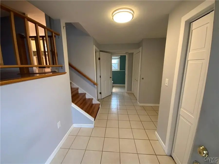 8074 Crockett Drive, Cicero, NY 13039 - Image #3