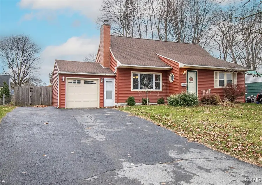 110 Lynnhaven Drive, Syracuse, NY 13212 - Image #2