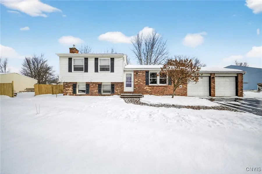 4041 Winterpark Drive, Liverpool, NY 13090 - Image #2