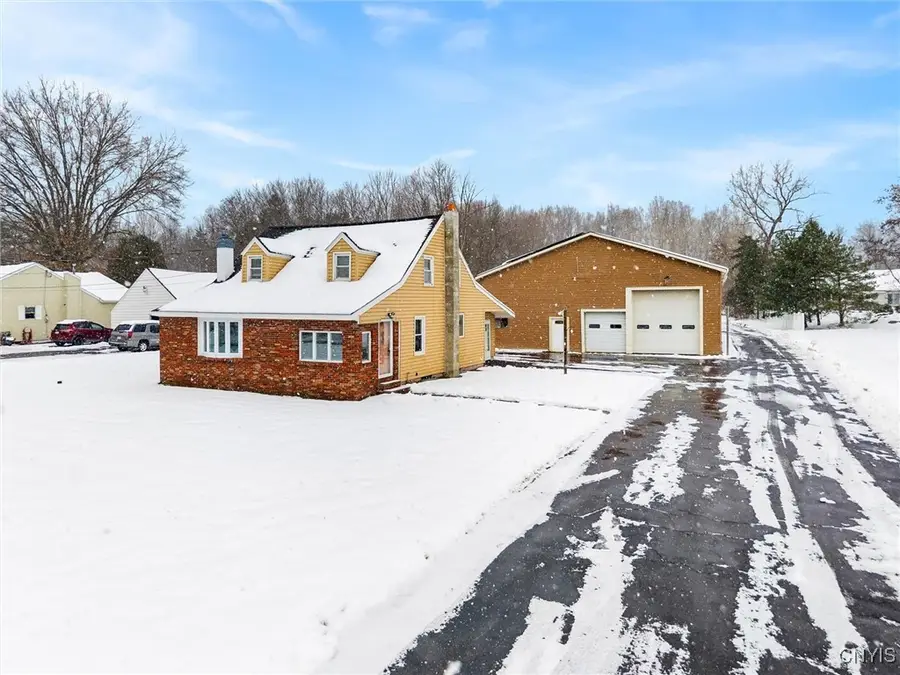 4101 Elmcrest Road, Liverpool, NY 13090 - Image #2