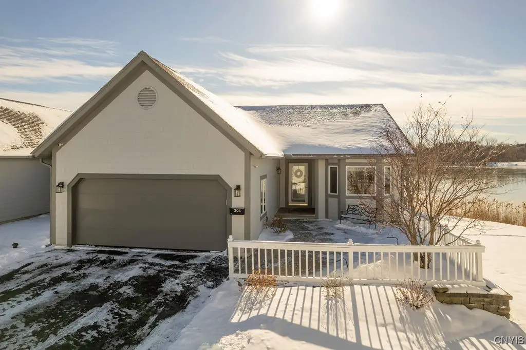 204 Summerhaven Drive S, East Syracuse, NY 13057 - Image #1