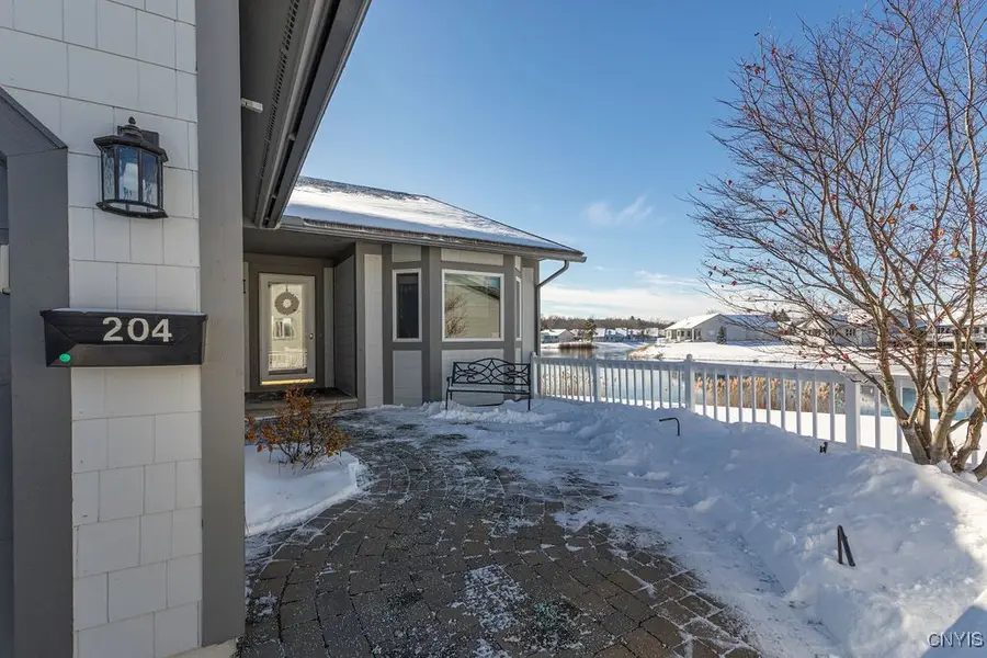 204 Summerhaven Drive S, East Syracuse, NY 13057 - Image #3