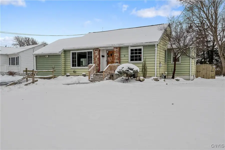 128 Traister Drive, Liverpool, NY 13088 - Image #2