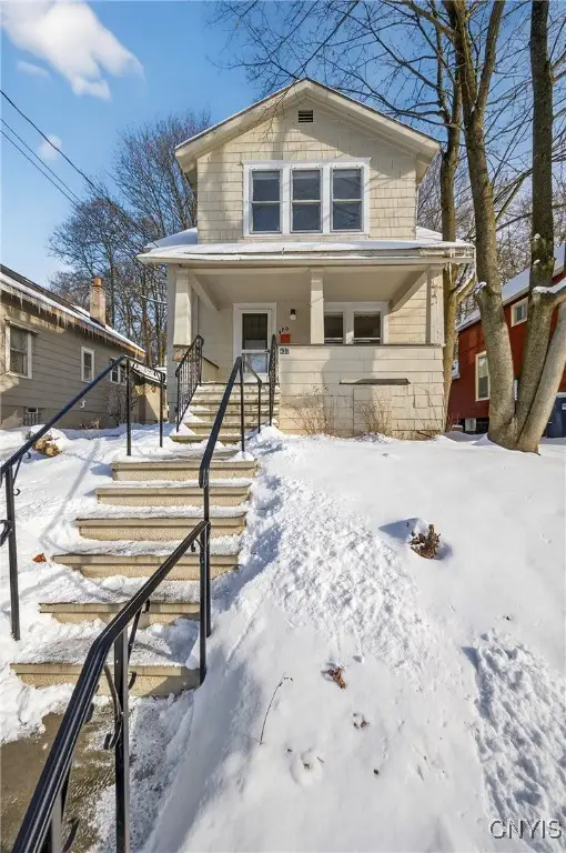 430 Monticello Drive N, Syracuse, NY 13205 - Image #3