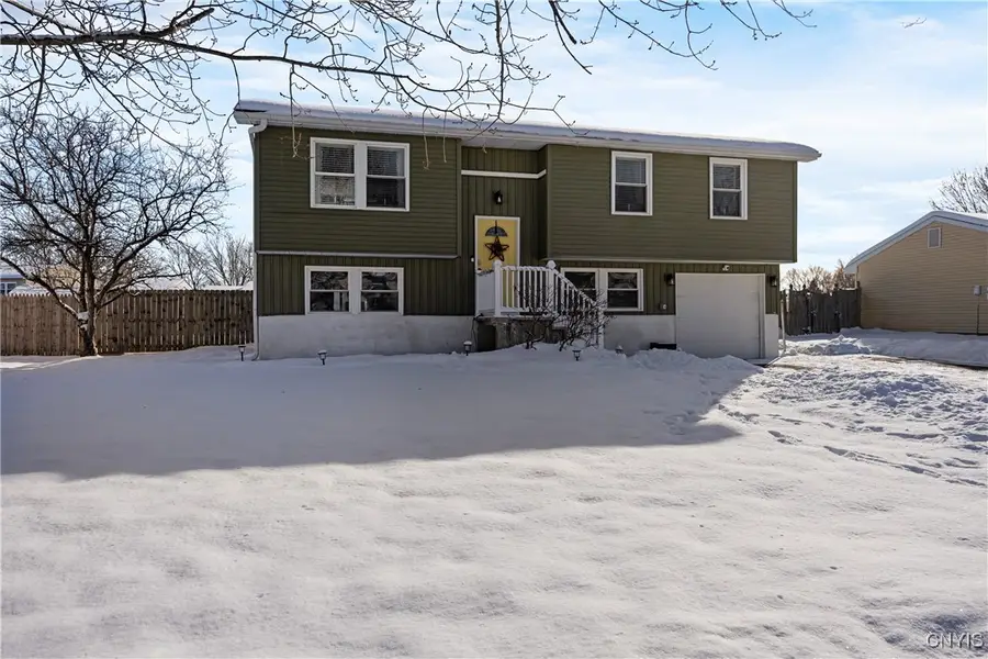 8025 Bamm Hollow Road, Clay, NY 13041 - Image #3