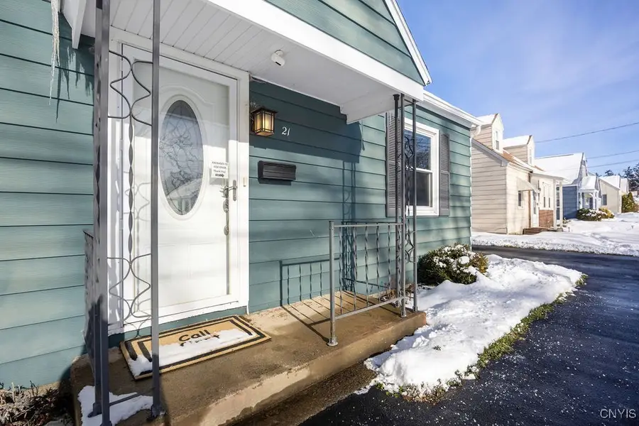 21 Grover Street, East Syracuse, NY 13057 - Image #3
