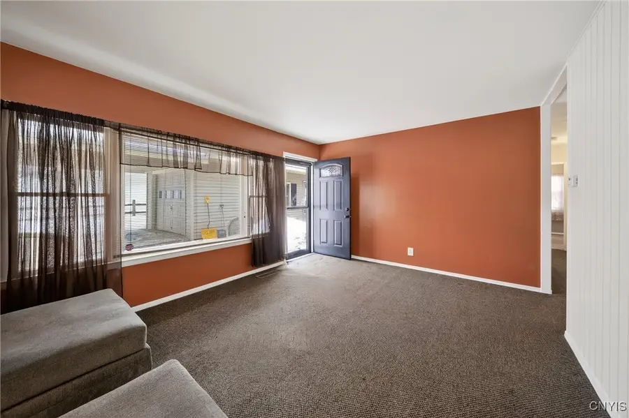 5621 W Genesee Street, Camillus, NY 13031 - Image #2