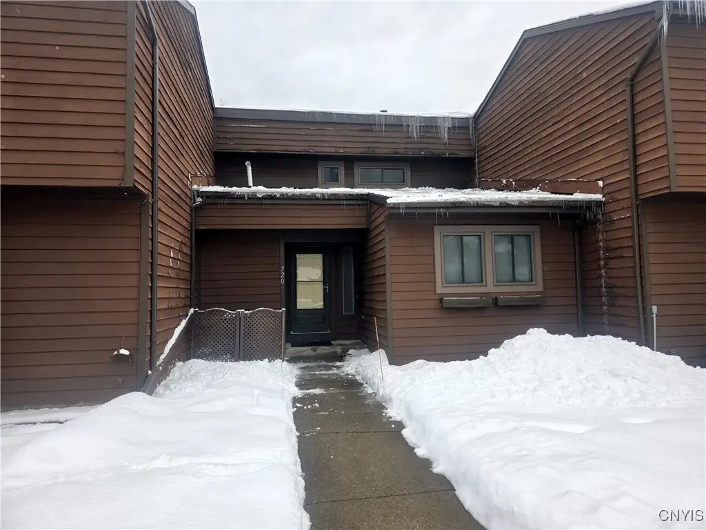 720 Idlewood Blvd, Baldwinsville, NY 13027 - Image #1