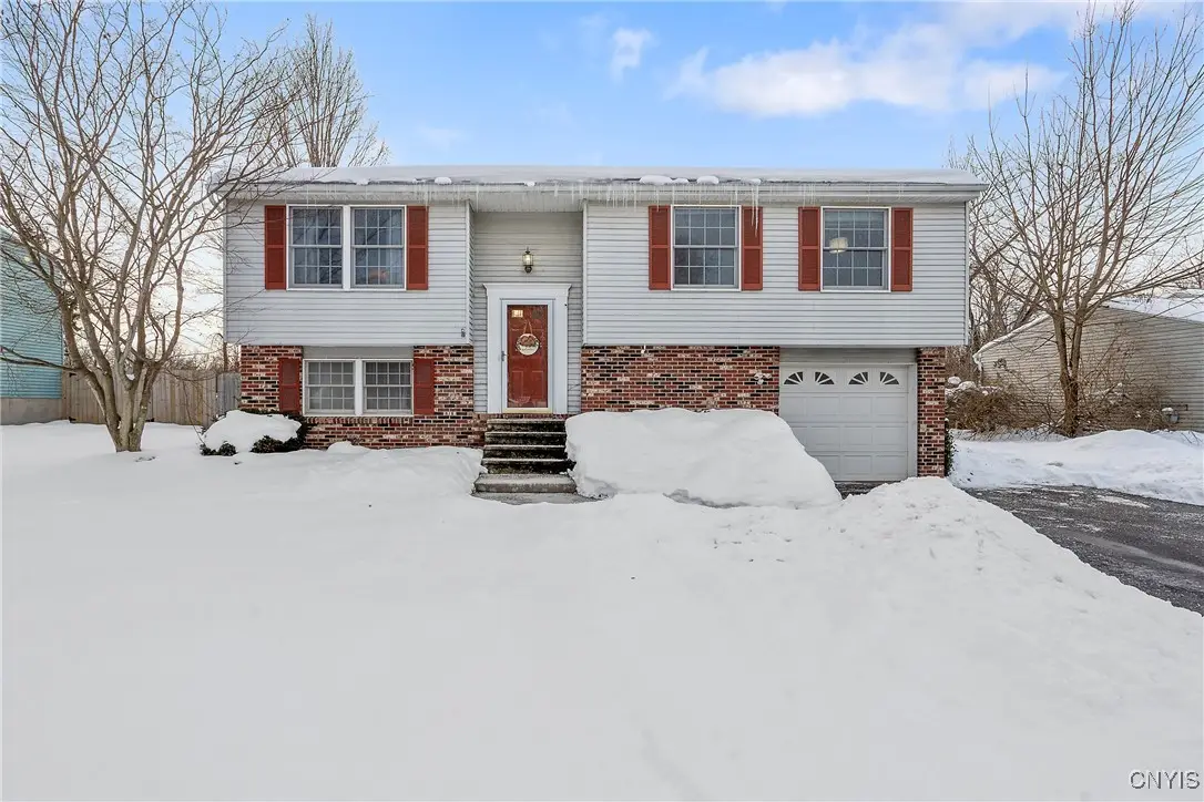 142 Dorando, Liverpool, NY 13090 - Image #1