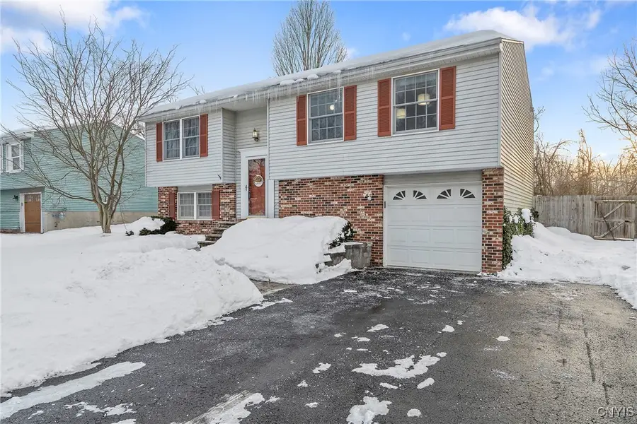 142 Dorando, Liverpool, NY 13090 - Image #2