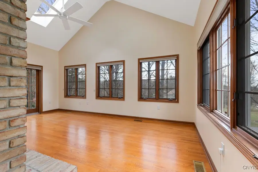 7111 Thorntree Hill Drive, Fayetteville, NY 13066 - Image #3