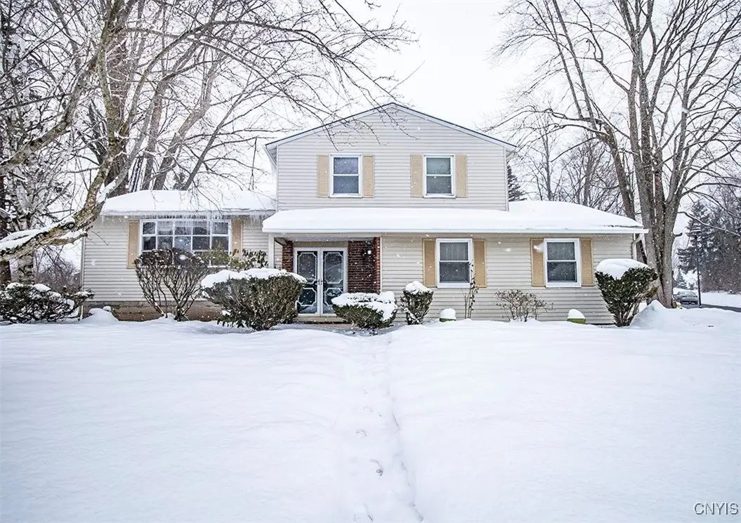 7348 Farmstead Road, Liverpool, NY 13088 - Image #1