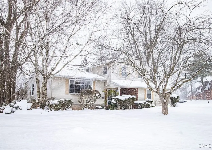 7348 Farmstead Road, Liverpool, NY 13088 - Image #2