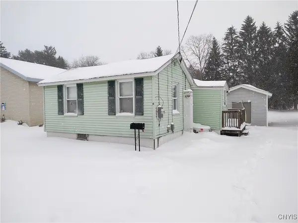 19 Burr Avenue, New York Mills, NY 13417