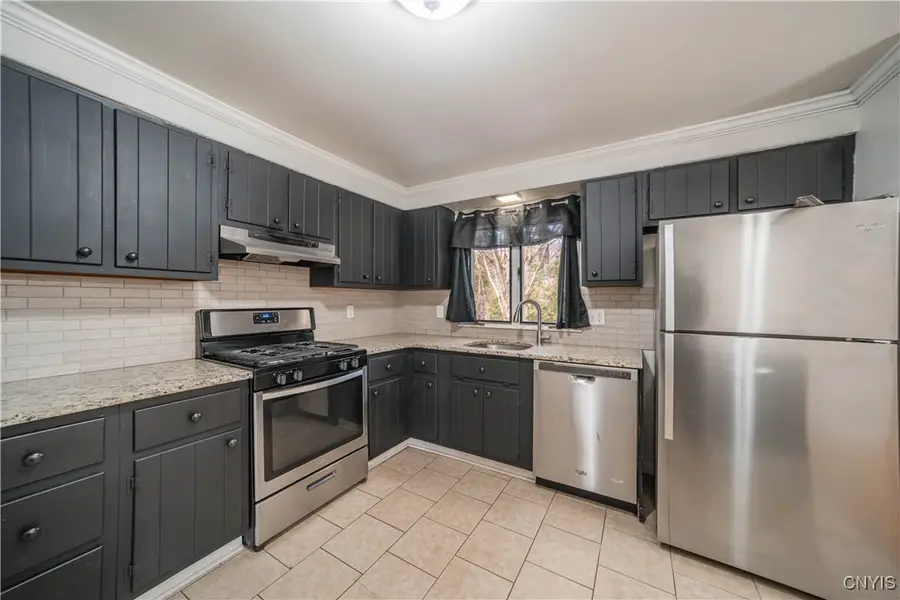 117 Emann Drive, Camillus, NY 13031 - Image #2