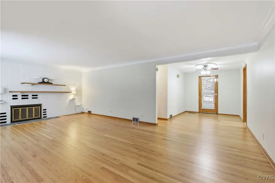 106 Haddonfield Drive, Syracuse, NY 13214 - Image #3