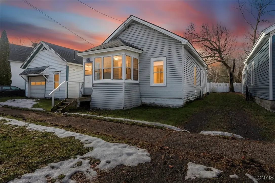 203 Mccool Avenue, East Syracuse, NY 13057 - Image #1