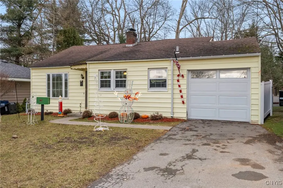 221 Weymouth Road, Syracuse, NY 13205 - Image #3