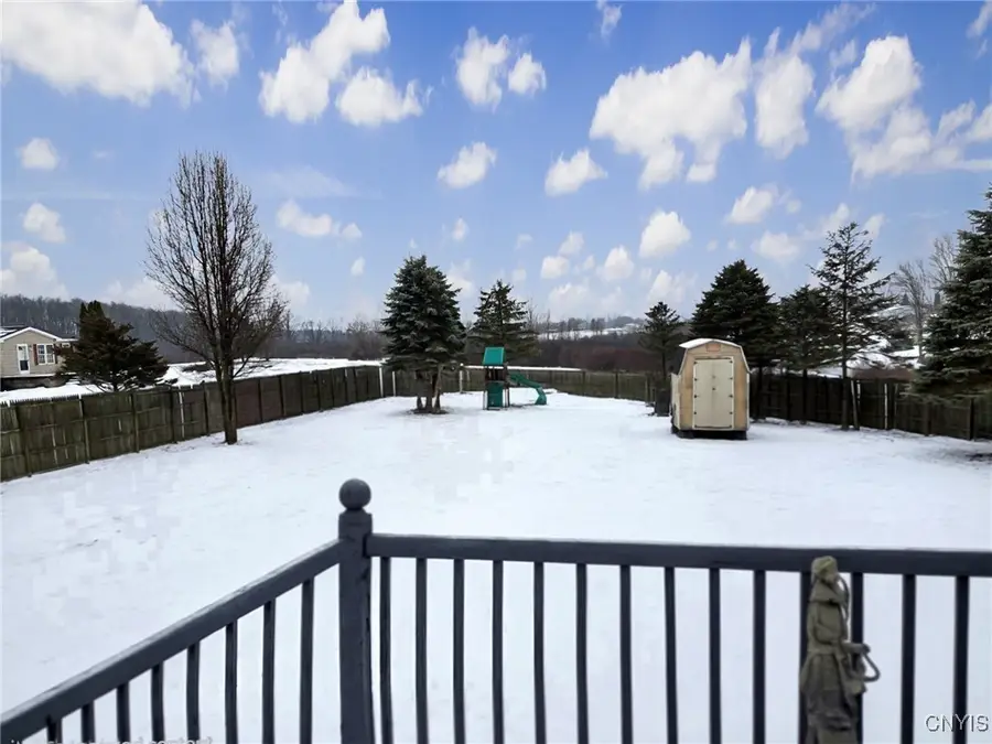 9246 Oakland Road, Weedsport, NY 13166 - Image #2