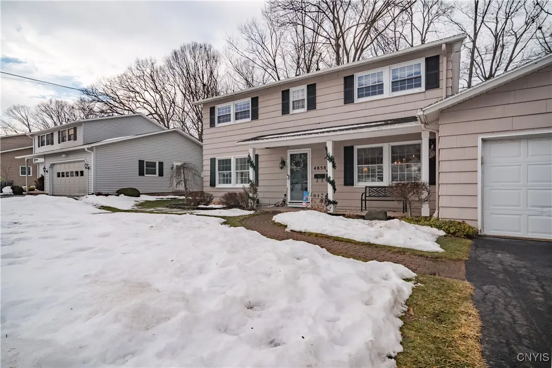 4858 Driftwood Drive, Liverpool, NY 13088 - Image #1