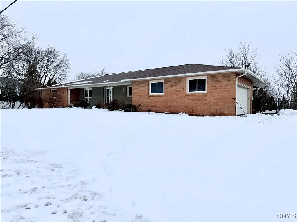 61 Hardwicke Drive, Syracuse, NY 13209 - Image #1