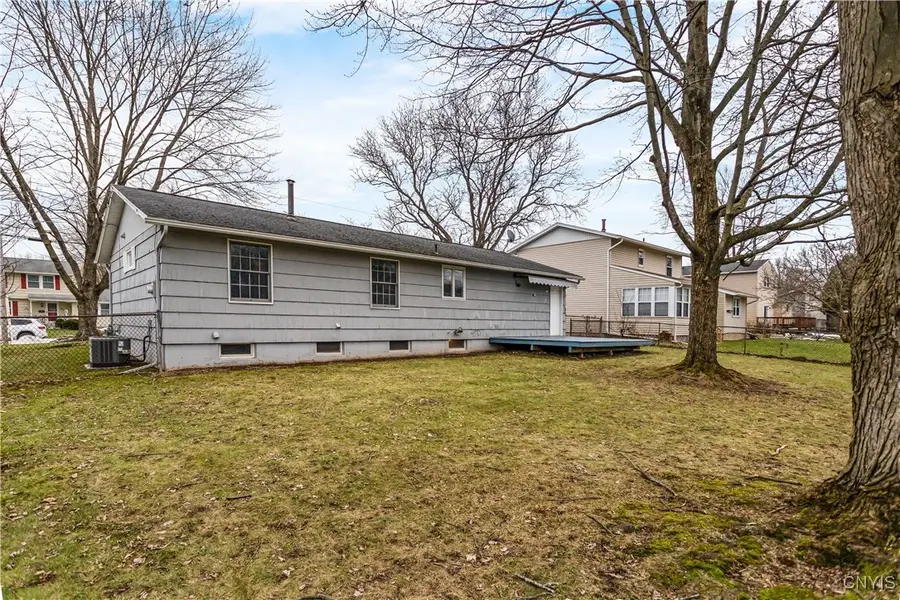 4901 Driftwood Drive, Liverpool, NY 13088 - Image #3