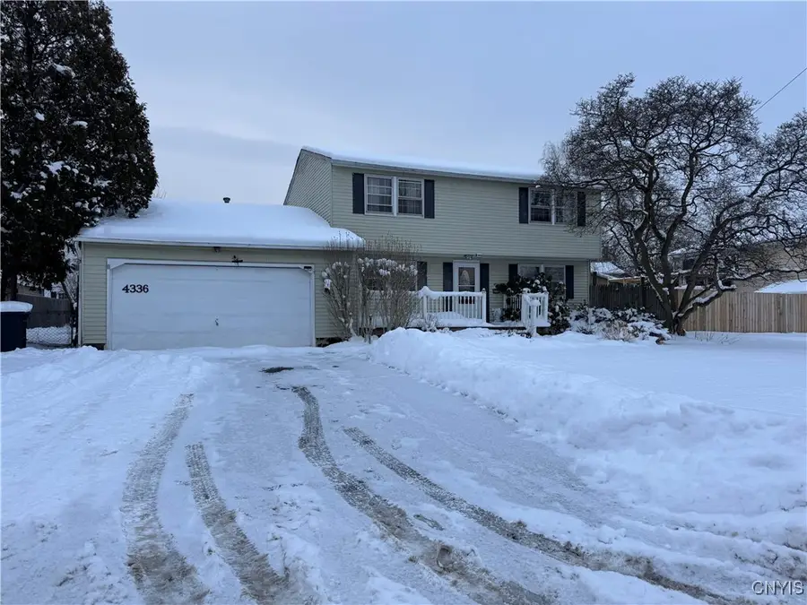 4336 Forestbrook Drive, Liverpool, NY 13090 - Image #2