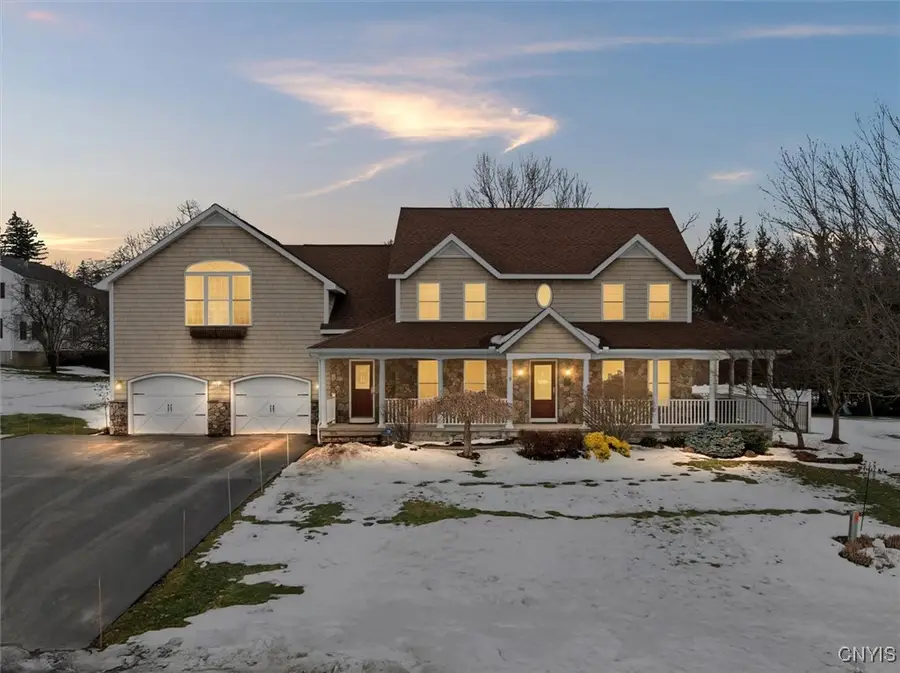 8 Waterford Lane, New Hartford Town, NY 13413 - Image #2